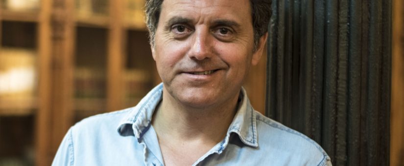 A Asociación Galega de Editoras súmase á consternación polo pasamento do escritor Domingo Villar